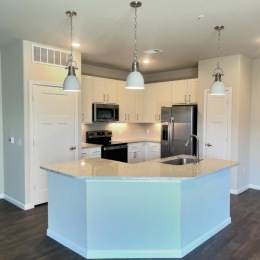 Living in luxury at Cole Park! 🏠✨ With 1010 sq ft of space, stainless steel kitchen, and hardwood, every corner exudes elegance. Wake up to a stunning pool view and enjoy the convenience of two spacious closets in the bedroom. Welcome to your dream home!
#ColePark#apartmentgoals#homesweethome Instagram post from @coleparkmckinney on April 09, 2024 11:59:02am
